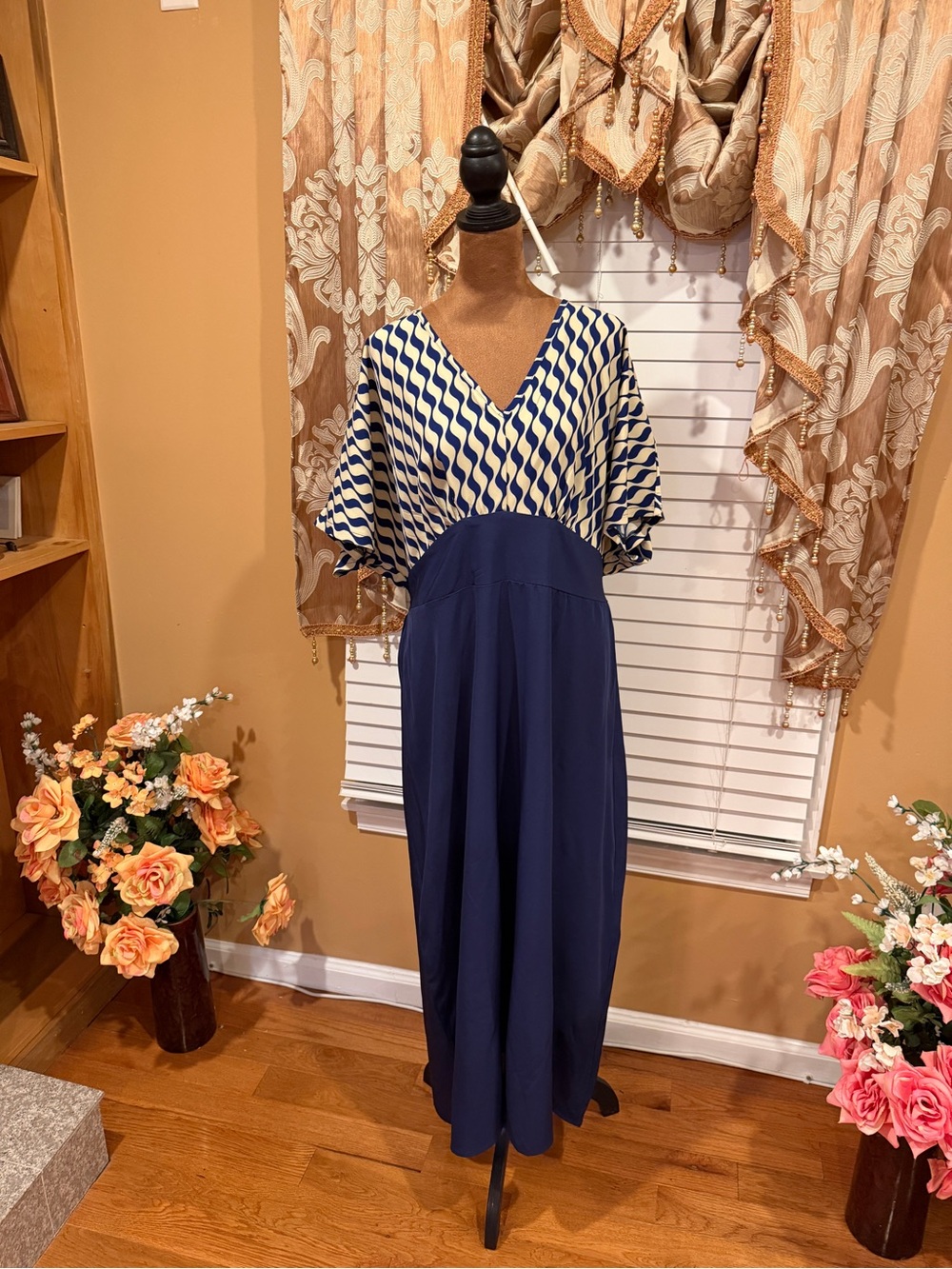 SHEIN Navy and White V-Neck Patterned Midi Dress US Size 2XL